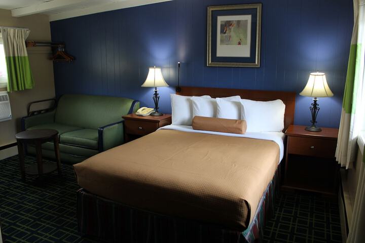 Room 16 of 28