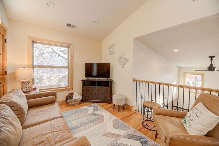 Room 4 of 10
