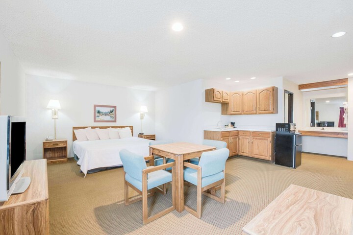 Room 8 of 23