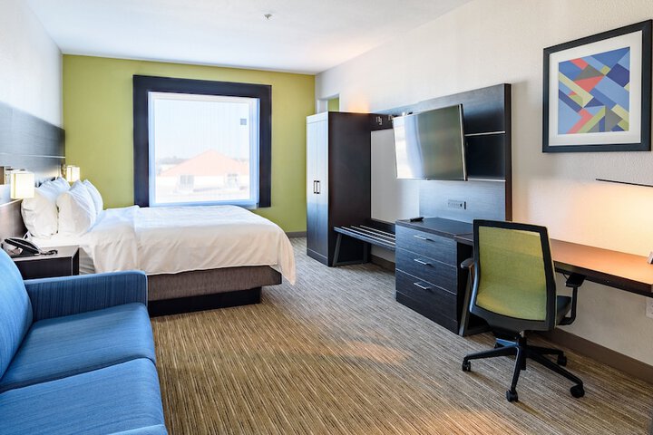 Holiday Inn Express Hotel & Suites Bastrop by IHG