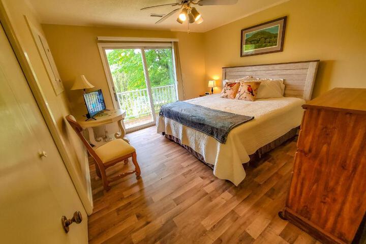 Grapevine Retreat