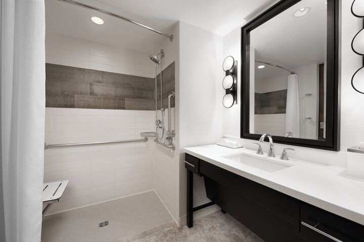 Loews Chicago Hotel