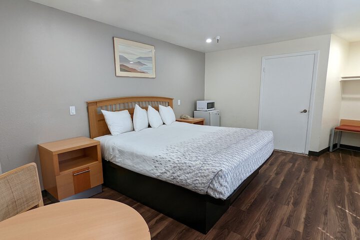 Room 60 of 80
