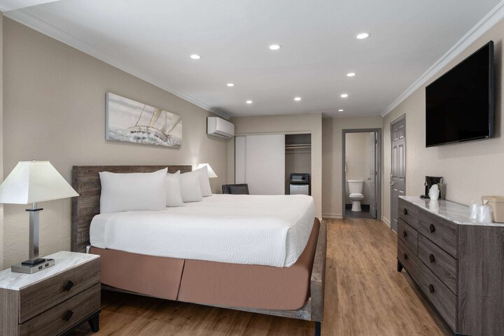 Days Inn by Wyndham Las Vegas Airport Near the Strip