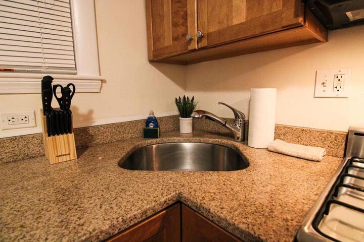 Stylish 1BR in Malden #3