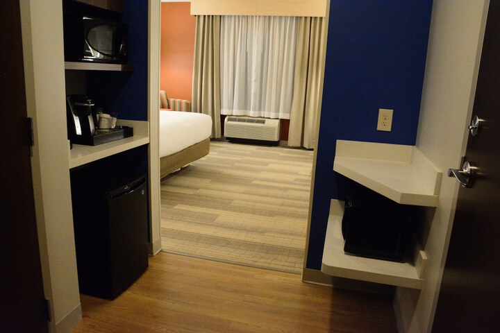 Room 37 of 52