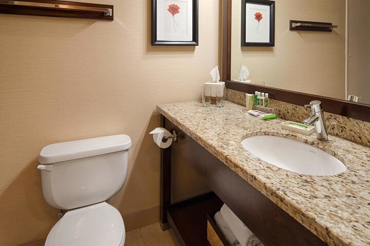 Best Western Premier Denham Inn & Suites