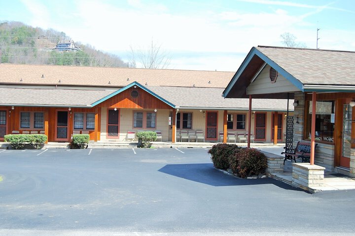 Hotel 2 of 93