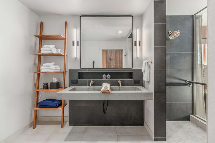 Headlands Coastal Lodge & Spa