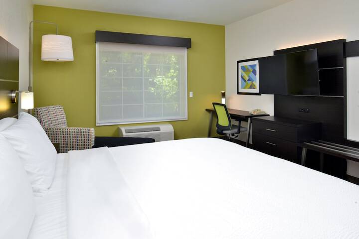 Holiday Inn Express & Suites Carthage by IHG