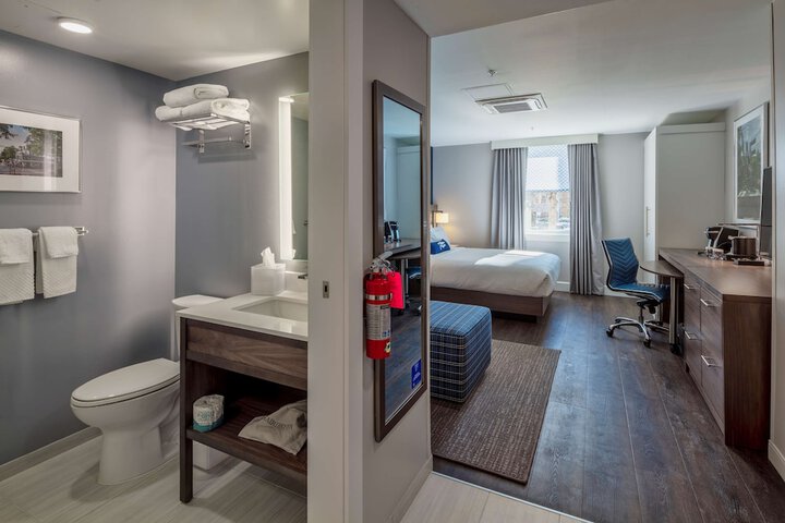 Room 18 of 26