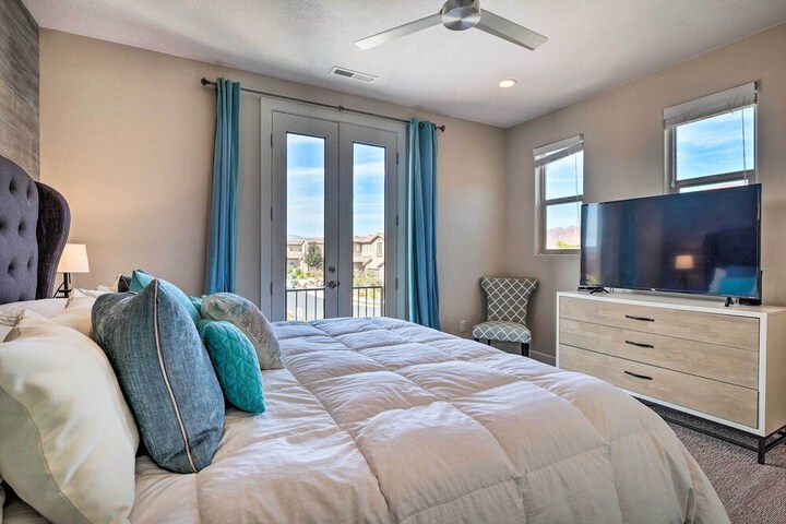 Utah Home w / Pool & Hot Tub Access Mtn Views!