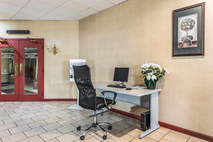Business Center 36 of 36