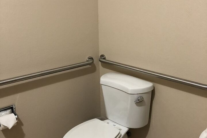 Room 13 of 23