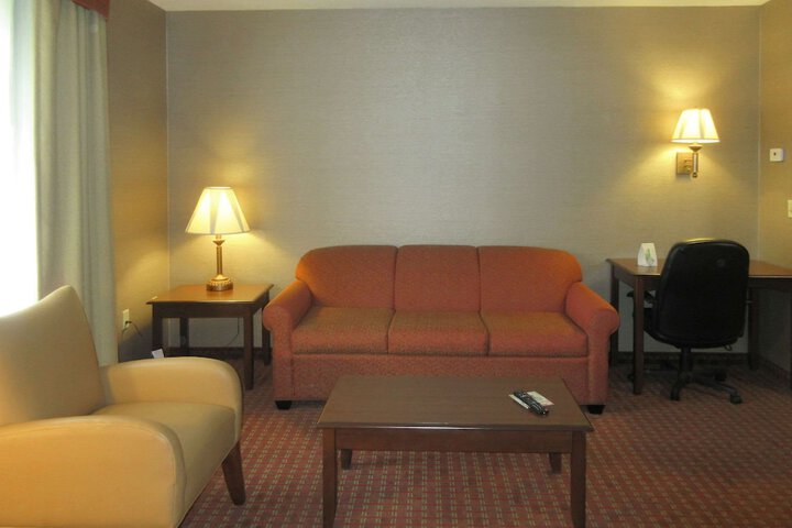 Room 6 of 14