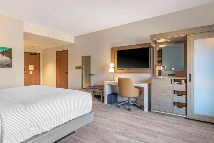 Room 26 of 101