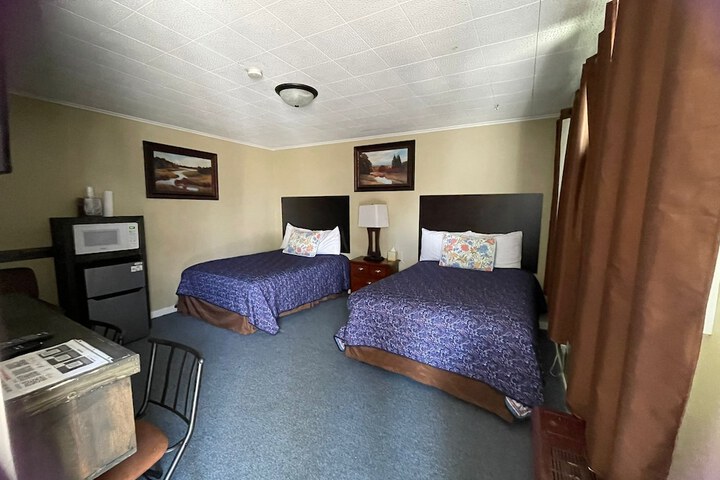 Room 27 of 73