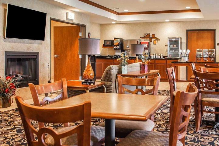 Comfort Inn & Suites Grinnell near I-80