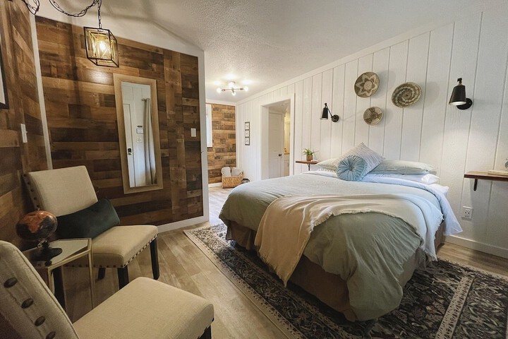 Emerald Valley Inn