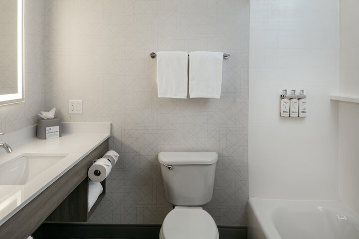 Holiday Inn Express Corvallis-On the River by IHG