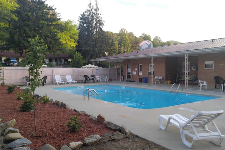 Pool 8 of 61