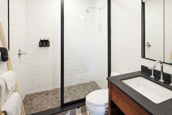 Woodstock Way Hotel