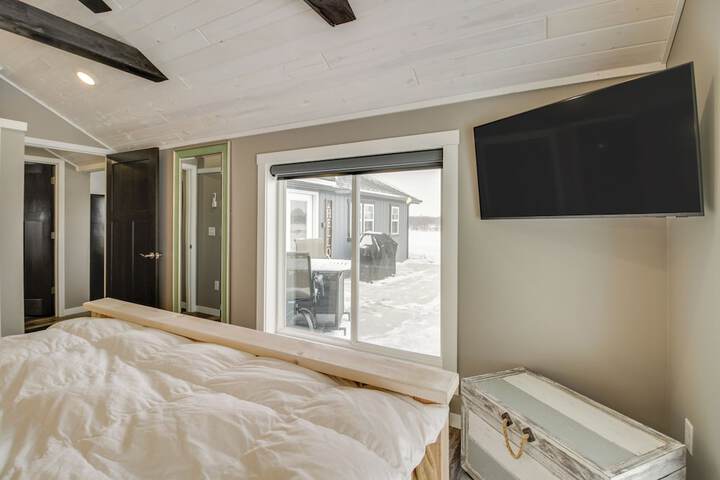 Pet-friendly Cabin w / Lake Access & Patio in Dent