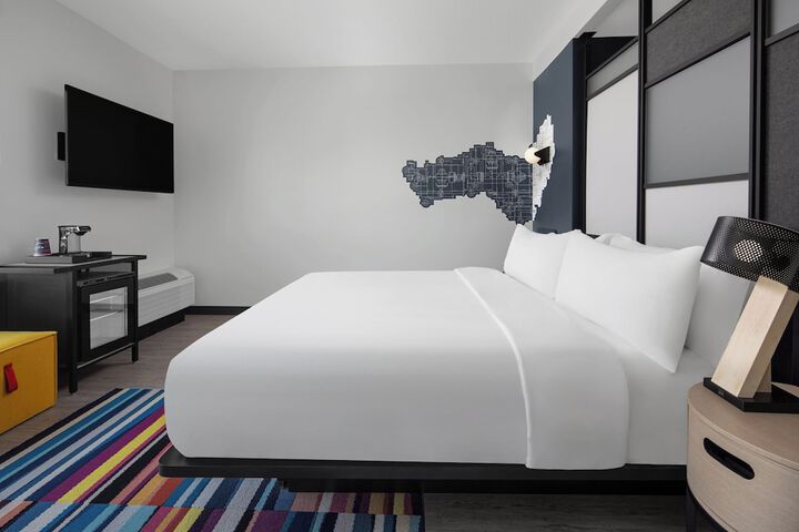 Room 12 of 38