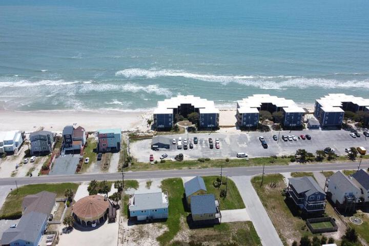 Embrace Oceanfront Elegance: Book Your Stay at Sunrise Oasis