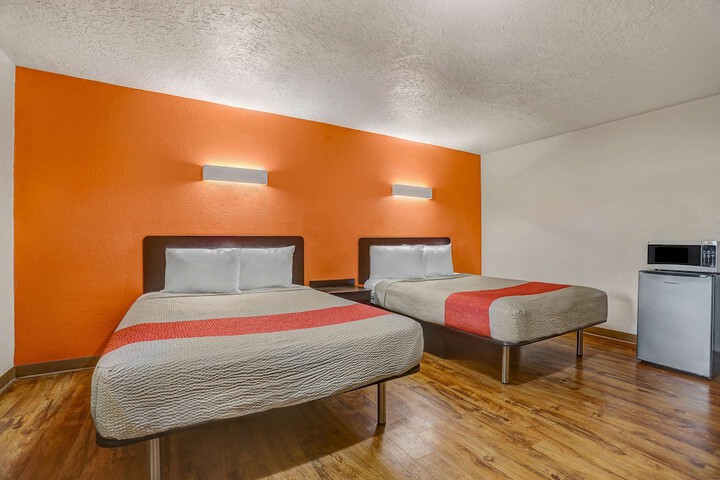 Room 19 of 36