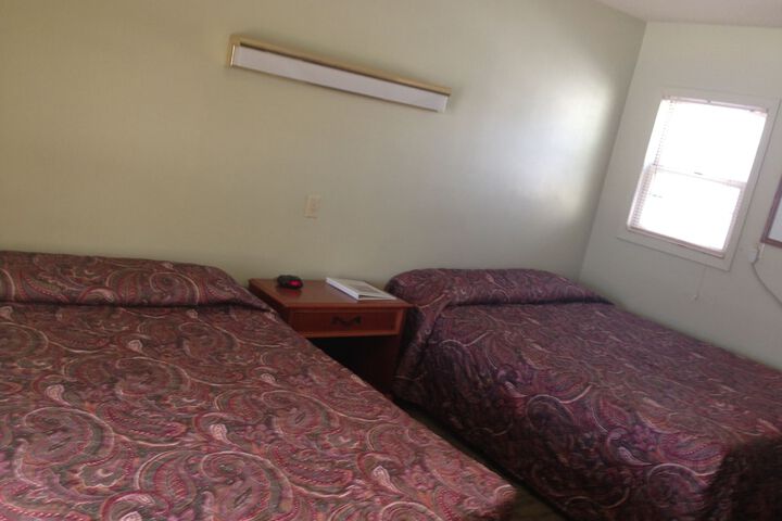 Room 32 of 34