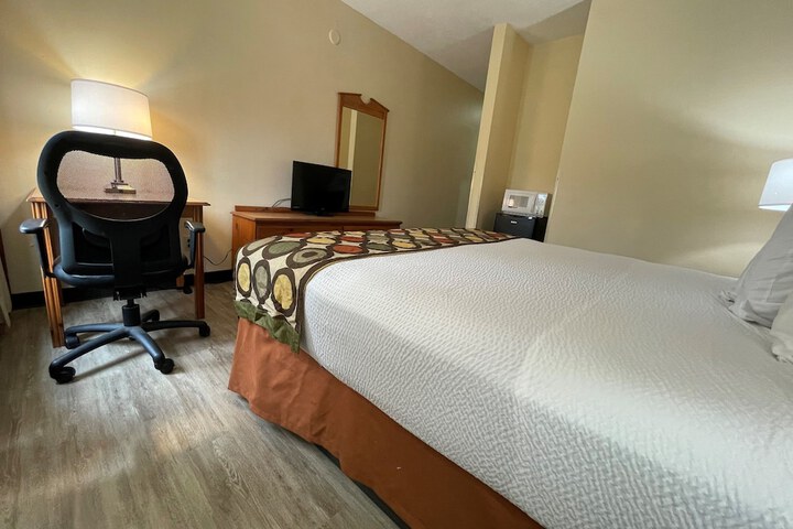 Room 6 of 21