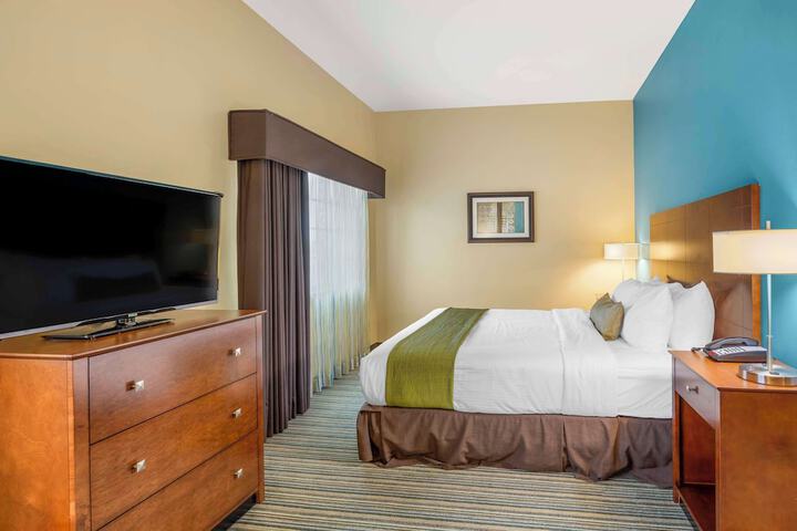 Room 8 of 38