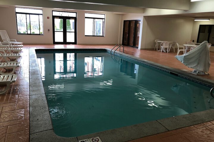 Pool 4 of 16