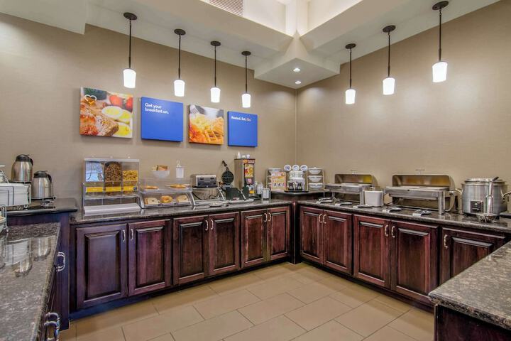 Comfort Inn & Suites Shawnee - Kansas City