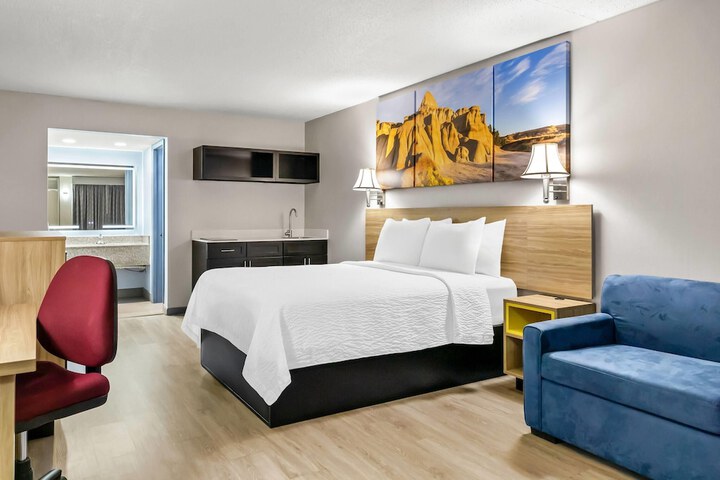 Days Inn by Wyndham Salina South