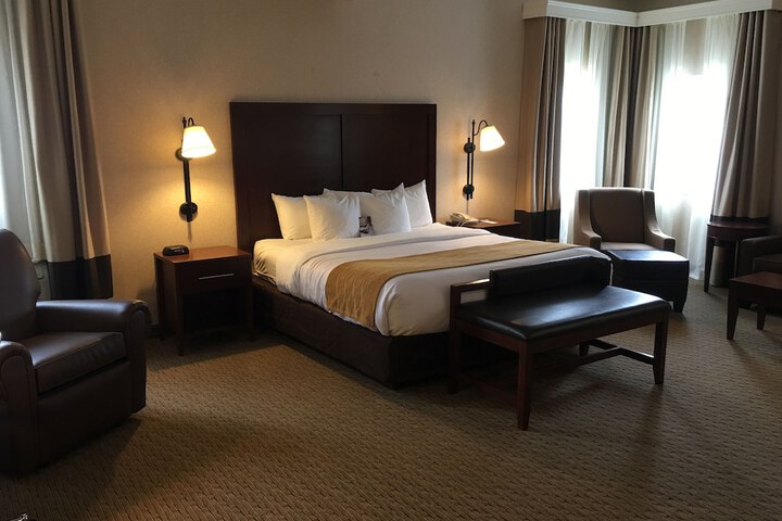 Room 27 of 61