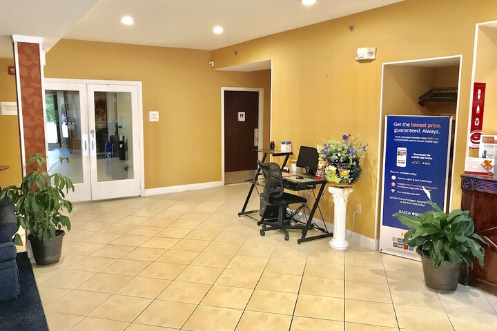 Business Center 44 of 45