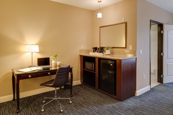 Ayres Hotel & Spa Mission Viejo – Lake Forest