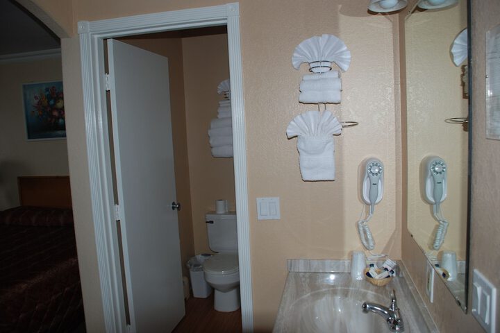 Room 13 of 39
