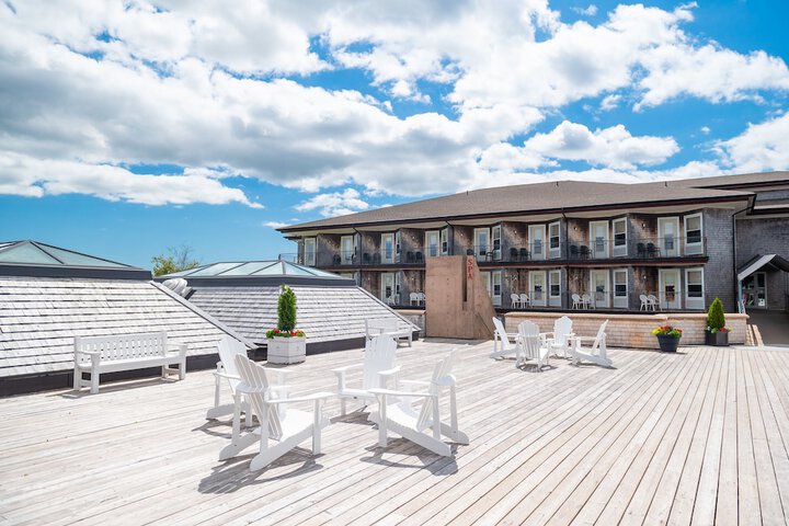Sundeck 62 of 74
