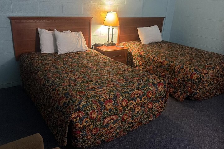 Holiday Host Motel & RV Park
