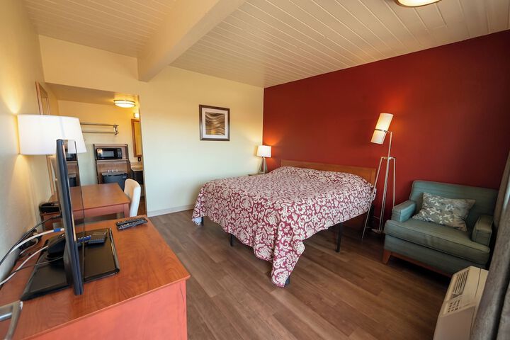 Travelers Inn by OYO Longview Kelso