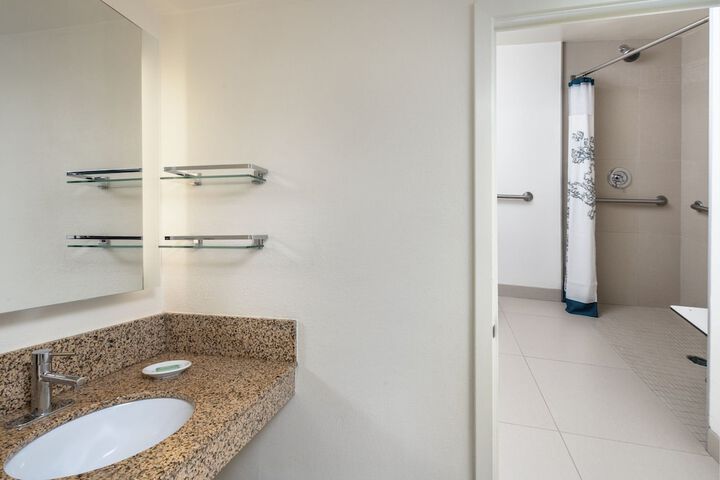 Room 15 of 23