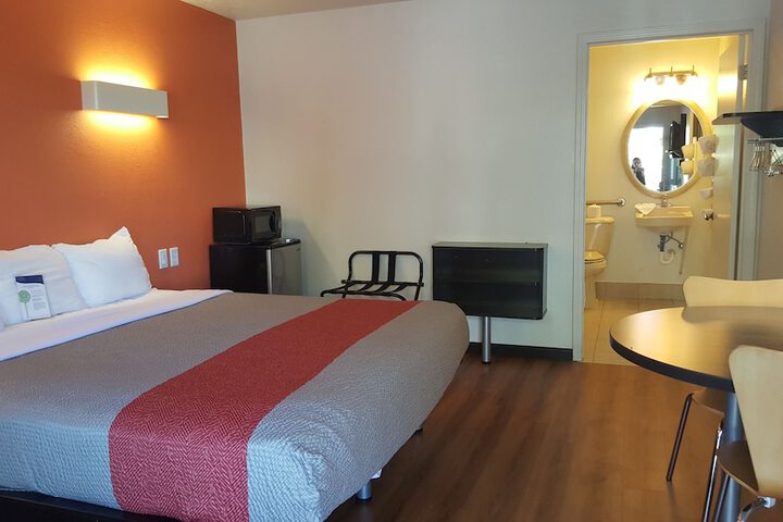 Room 57 of 82