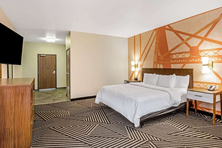 Room 30 of 40