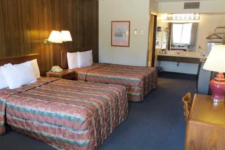 Room 4 of 6