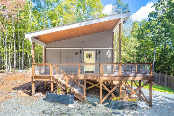 NEW Beehive Tree House Retreat
