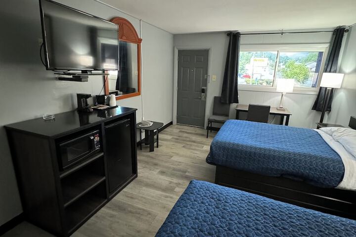 Acorn Motel