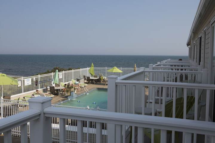 The Corsair & Cross Rip Oceanfront Resort